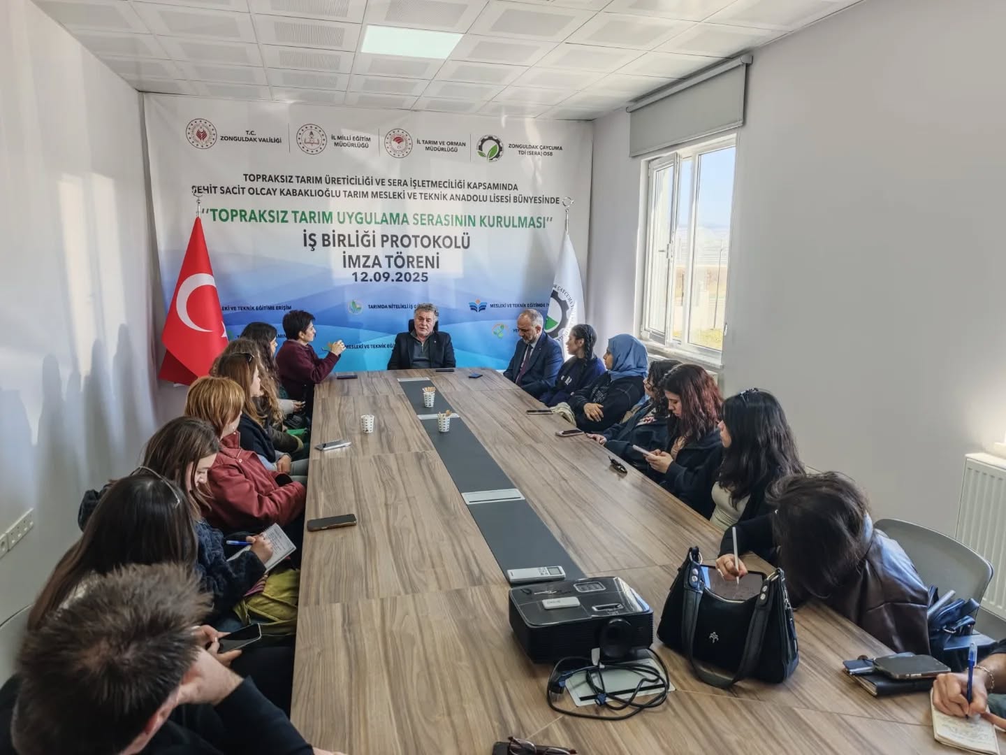 Orta Doğu Teknik Üniversitesi (ODTÜ) Şehir ve Bölge Planlama Bölümü Kentsel Tasarım Yüksek Lisans Programı’ndan 13 öğrenci, 2025-2026 Akademik Yılı Bahar döneminde yürütülen UD 502 Kentsel Tasarım Stüdyosu II dersi kapsamında...